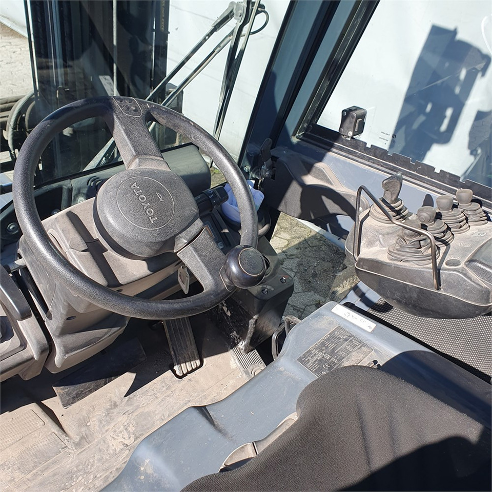 Leasing of Toyota Traigo 20 Toyota Traigo 20: picture 21 Leasing of Toyota Traigo 20 Toyota Traigo 20: picture 21