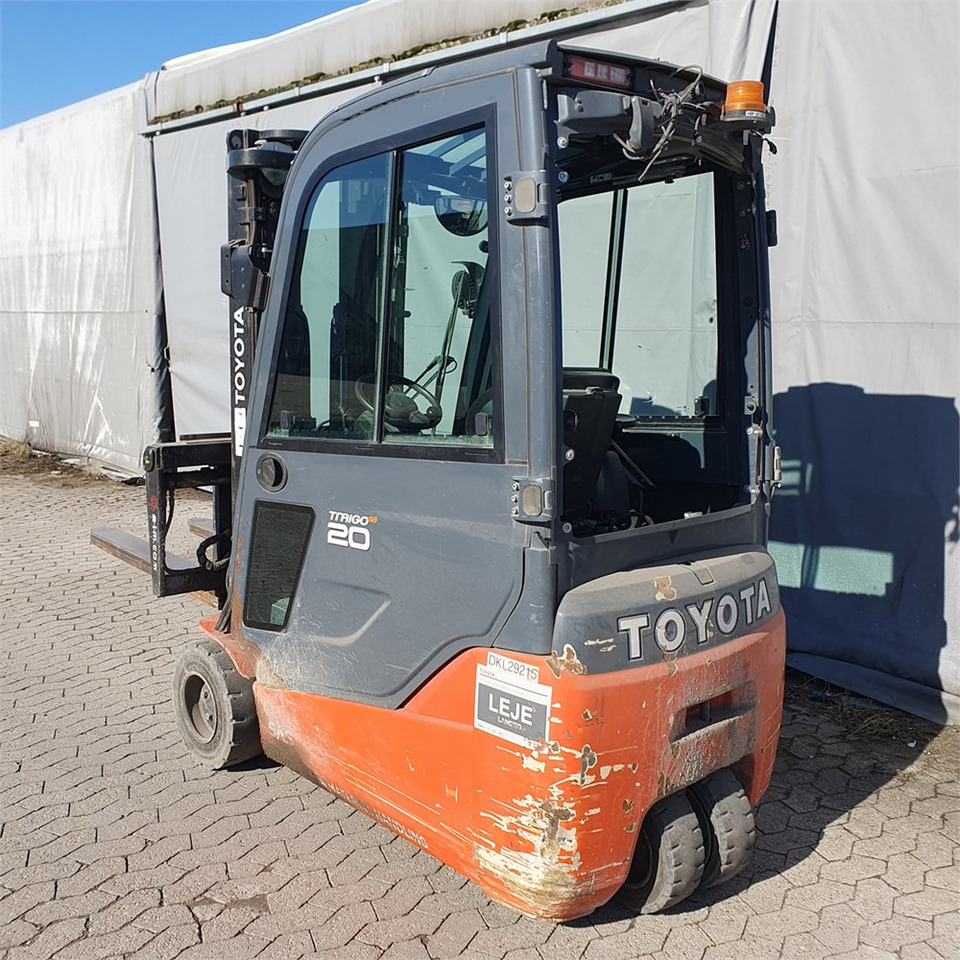 Leasing of Toyota Traigo 20 Toyota Traigo 20: picture 9 Leasing of Toyota Traigo 20 Toyota Traigo 20: picture 9