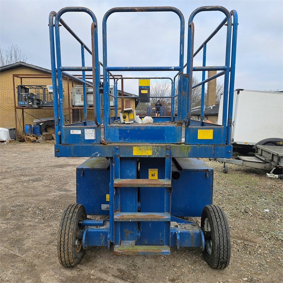 UpRight Unknown - Scissor lift: picture 4 UpRight Unknown - Scissor lift: picture 4