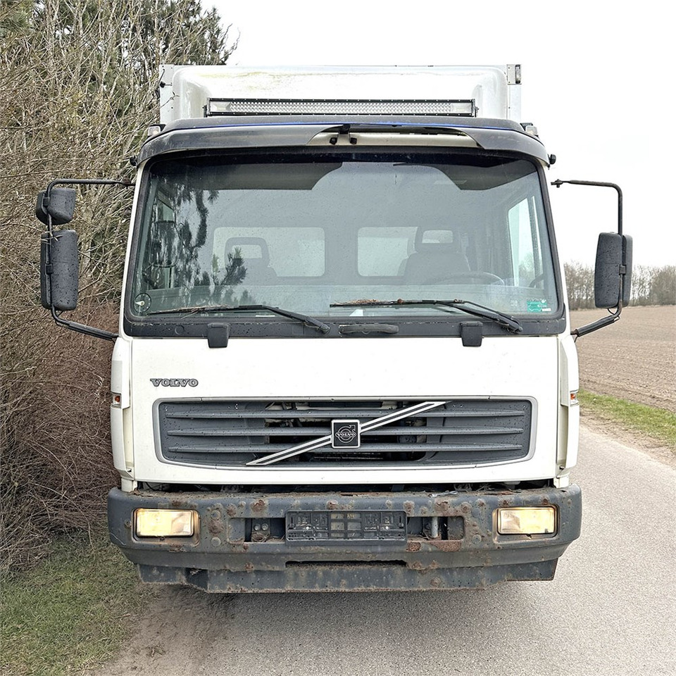 Volvo F180 FL 9L - Box truck: picture 3 Volvo F180 FL 9L - Box truck: picture 3