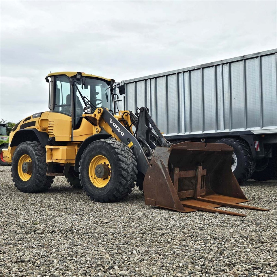 Volvo L45F-TP - Wheel loader: picture 2 Volvo L45F-TP - Wheel loader: picture 2