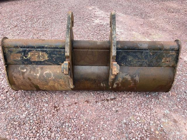 ARDEN EQUIPEMENT 2M - Excavator bucket for Construction machinery: picture 4 ARDEN EQUIPEMENT 2M - Excavator bucket for Construction machinery: picture 4