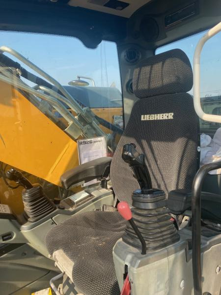 Crawler excavator Liebherr R 926 COMPACT: picture 9