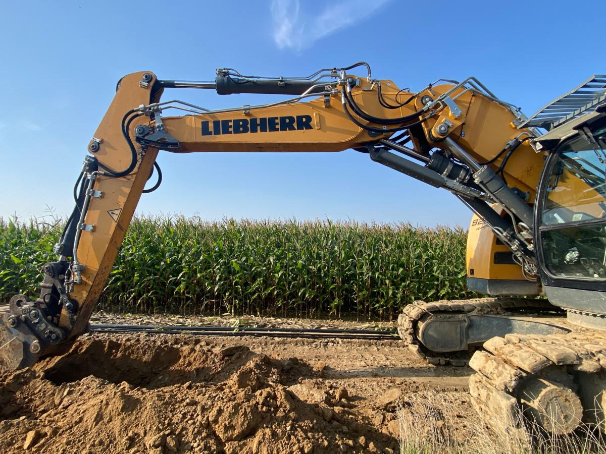 Crawler excavator Liebherr R 926 COMPACT: picture 11