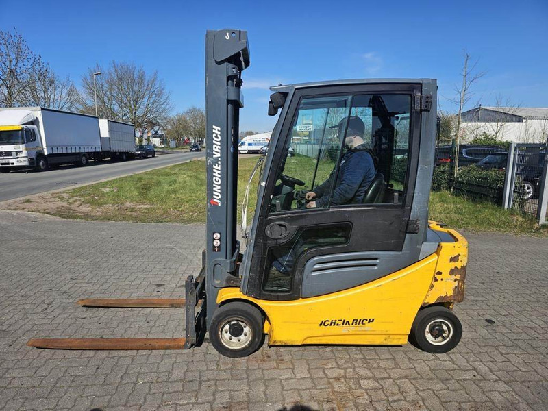 Jungheinrich EFG320 - Electric forklift: picture 1 Jungheinrich EFG320 - Electric forklift: picture 1