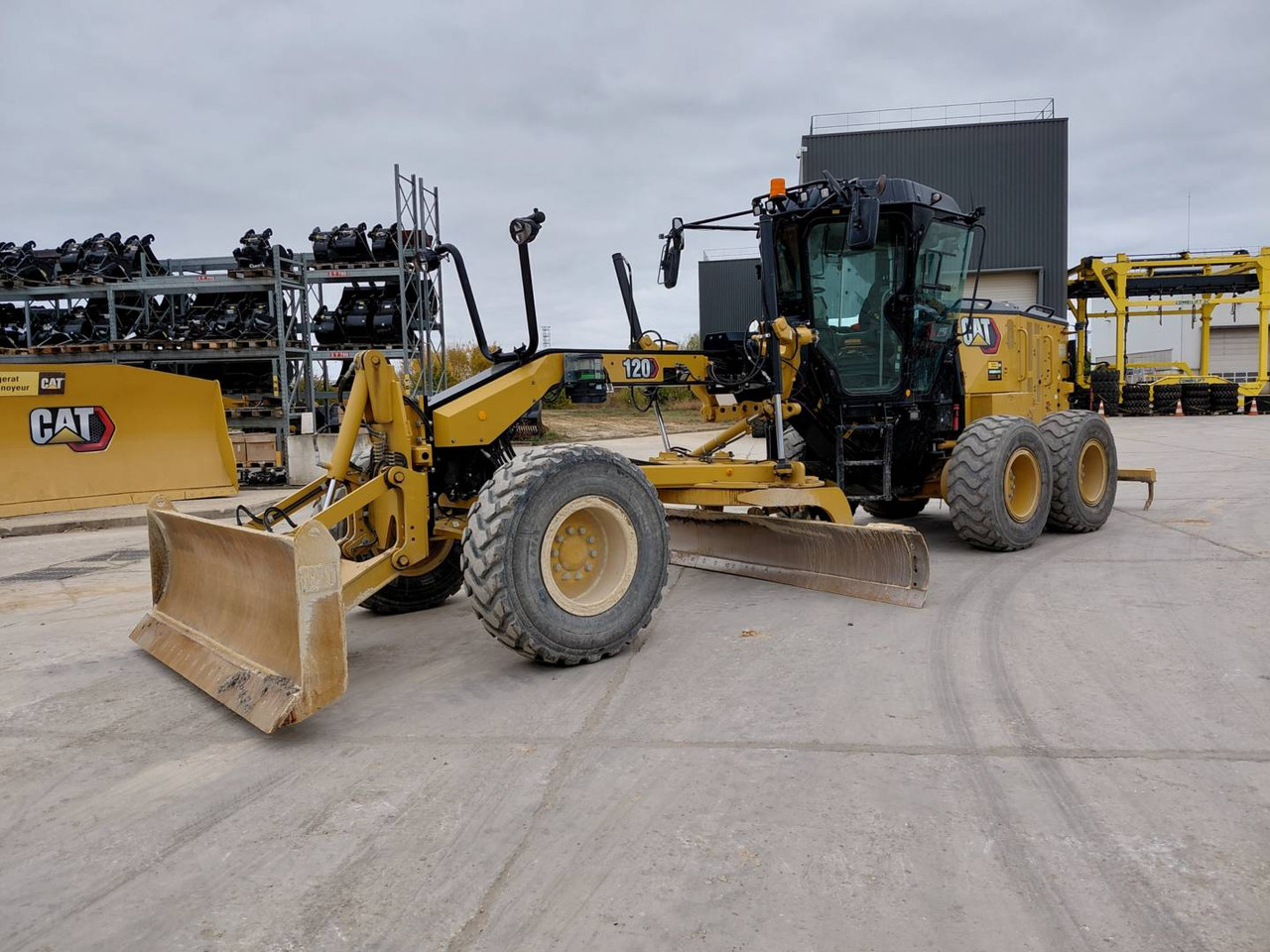 CAT 120 - Grader: picture 2 CAT 120 - Grader: picture 2