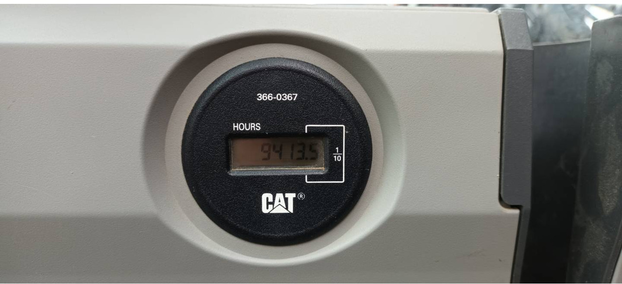 CAT 330F - Crawler excavator: picture 5 CAT 330F - Crawler excavator: picture 5