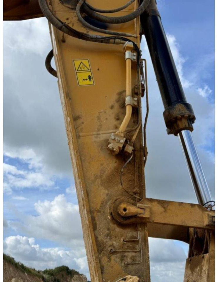 Crawler excavator CAT 374-07: picture 15
