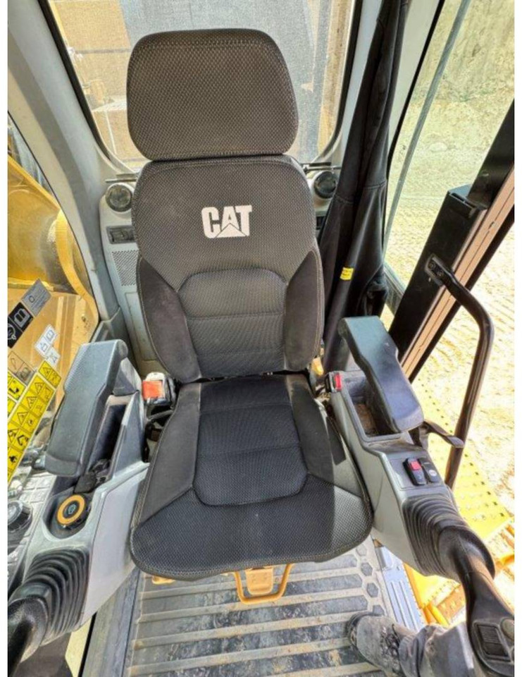 Crawler excavator CAT 374-07: picture 31