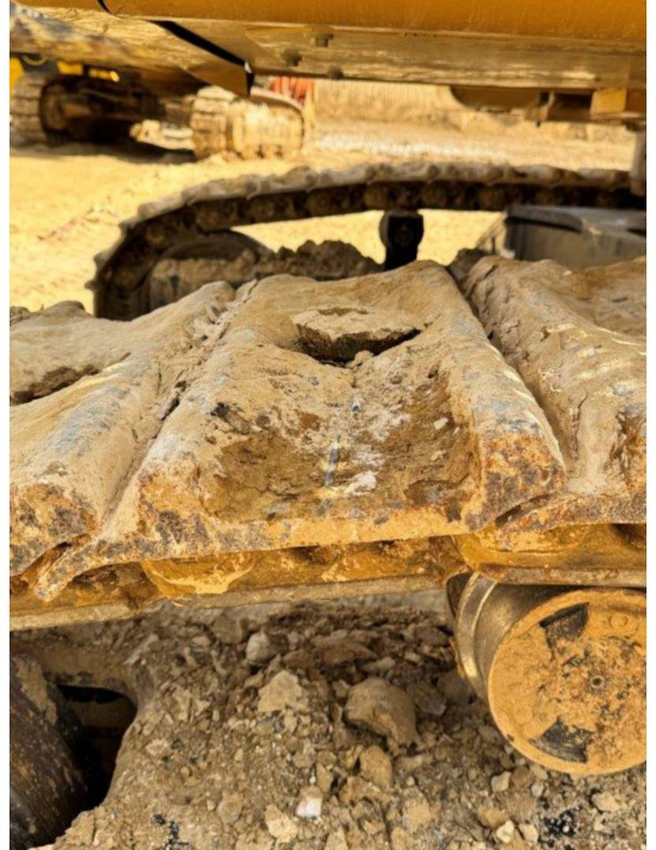 Crawler excavator CAT 374-07: picture 12