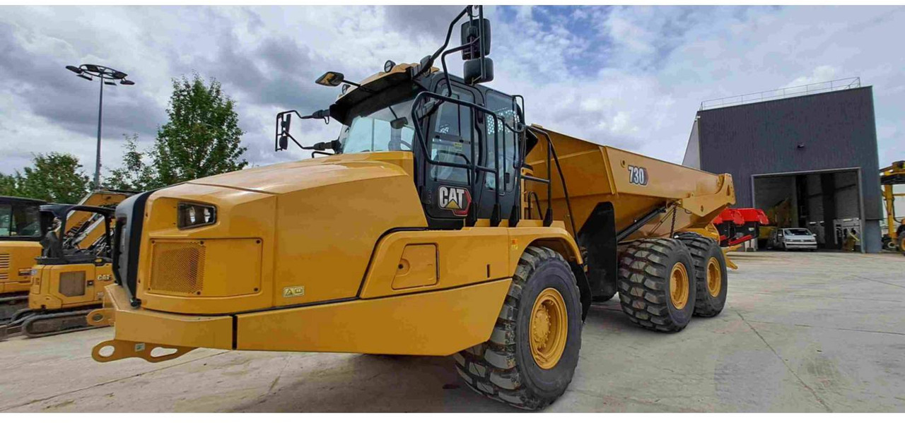 Articulated dumper CAT 730: picture 19