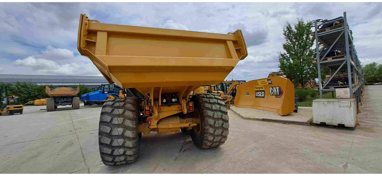 Articulated dumper CAT 730: picture 17