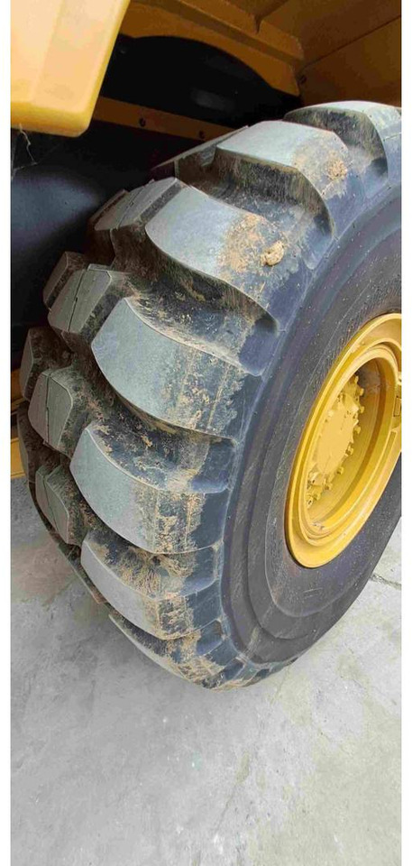 Articulated dumper CAT 730: picture 15