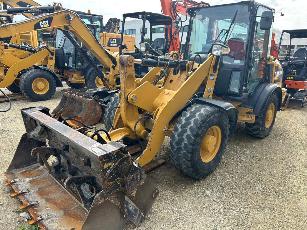 CAT 906M - Wheel loader: picture 1 CAT 906M - Wheel loader: picture 1