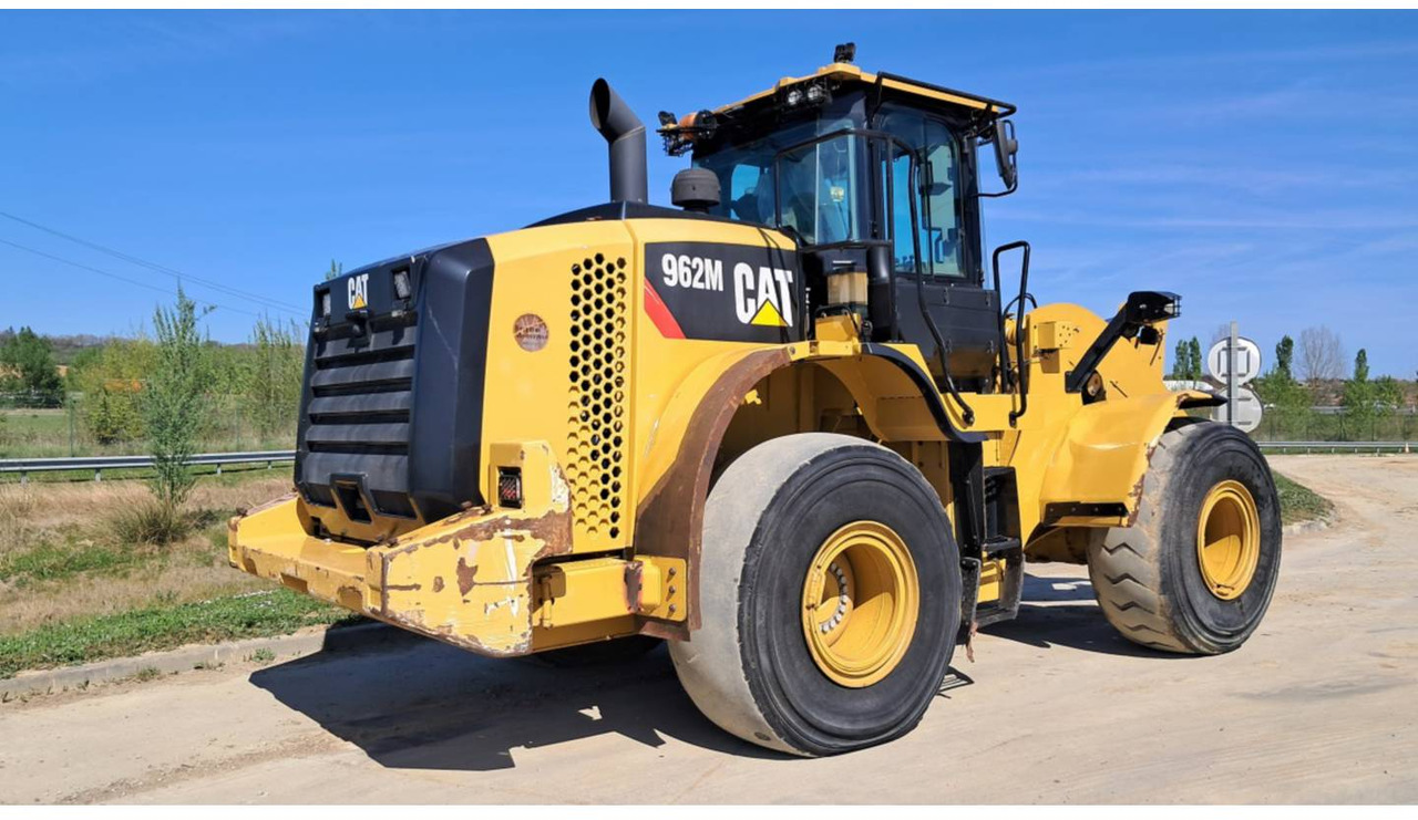 CAT 962M - Wheel loader: picture 3 CAT 962M - Wheel loader: picture 3