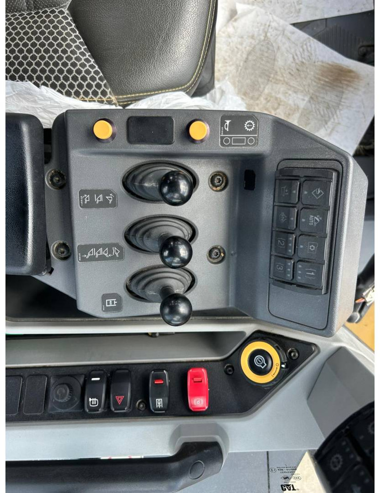 Wheel loader CAT 966: picture 10