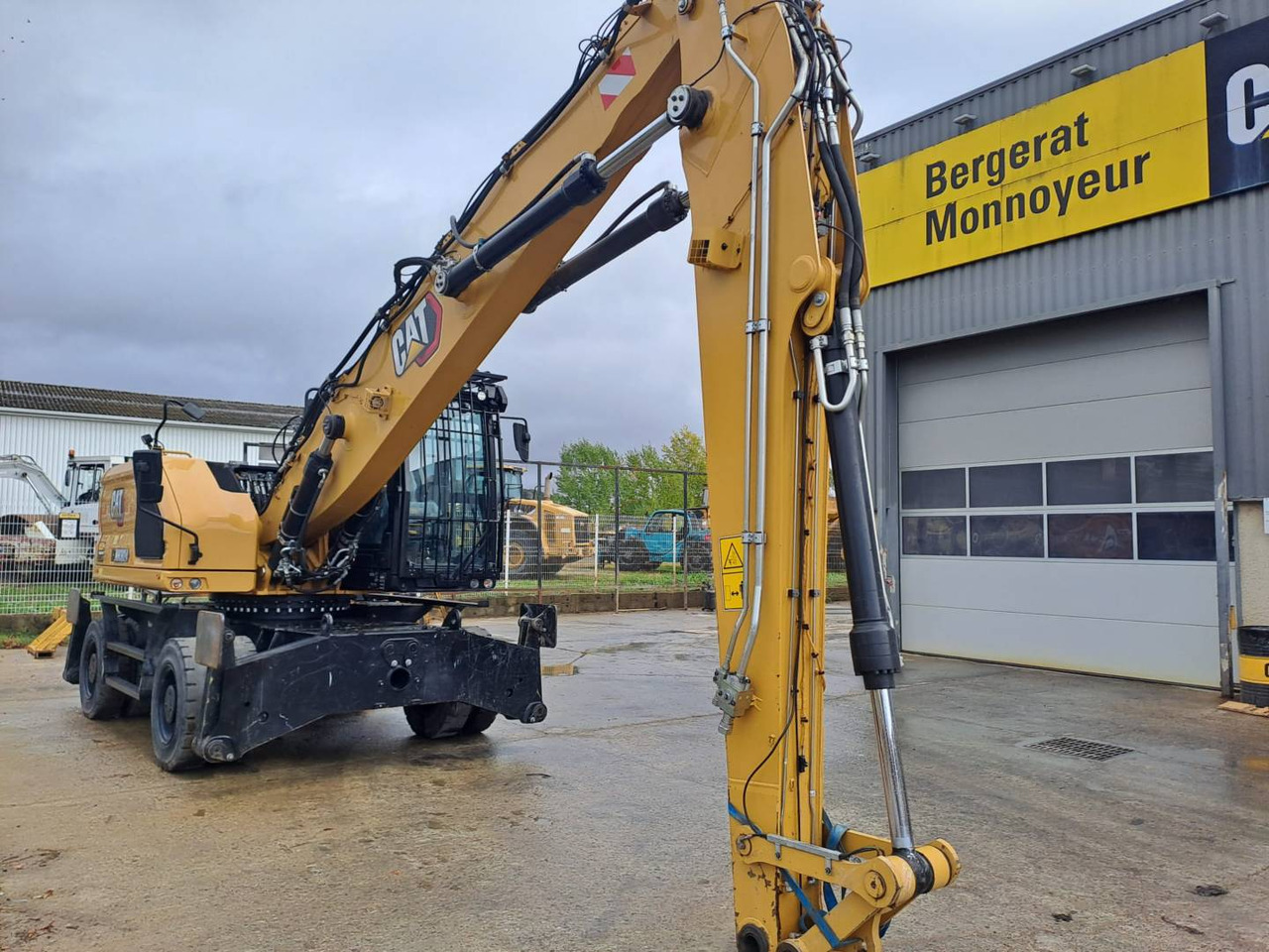 CAT MH3024 - Wheel excavator: picture 2 CAT MH3024 - Wheel excavator: picture 2