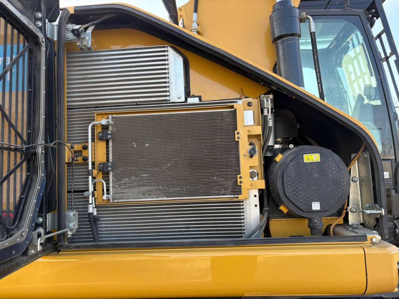 Wheel excavator CAT MH3024: picture 16