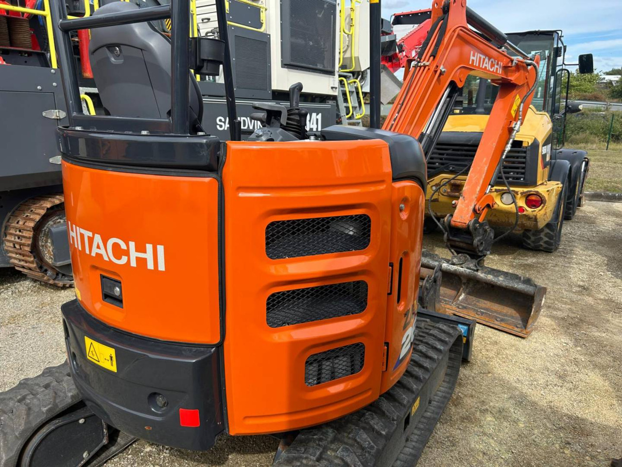 HITACHI ZX26U-6 - Crawler excavator: picture 3 HITACHI ZX26U-6 - Crawler excavator: picture 3