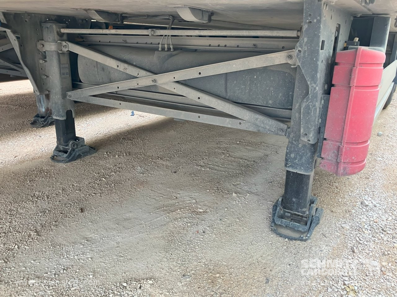 SCHMITZ Semiremolque Frigo Standard - Isothermal semi-trailer: picture 2 SCHMITZ Semiremolque Frigo Standard - Isothermal semi-trailer: picture 2