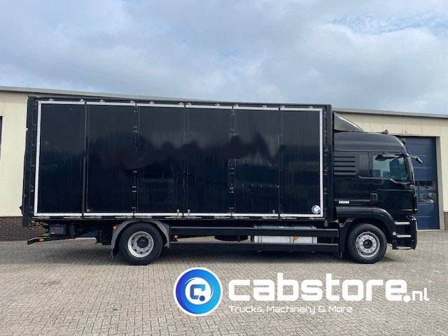 MAN TGS 18.360 4X2 BL Euro 4 - zijlader - Bouwjaar 2008 - Automaat - 2.000 kg laadklep - AHW koppeling - Box truck: picture 4 MAN TGS 18.360 4X2 BL Euro 4 - zijlader - Bouwjaar 2008 - Automaat - 2.000 kg laadklep - AHW koppeling - Box truck: picture 4