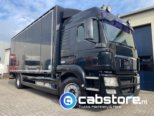 MAN TGS 18.360 4X2 BL Euro 4 - zijlader - Bouwjaar 2008 - Automaat - 2.000 kg laadklep - AHW koppeling - Box truck: picture 1 MAN TGS 18.360 4X2 BL Euro 4 - zijlader - Bouwjaar 2008 - Automaat - 2.000 kg laadklep - AHW koppeling - Box truck: picture 1