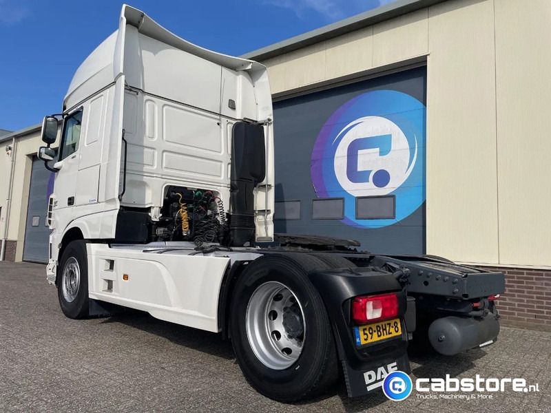 DAF XF 460 FT Euro 6 - SSC - Year 2017 - Tractor unit: picture 3 DAF XF 460 FT Euro 6 - SSC - Year 2017 - Tractor unit: picture 3