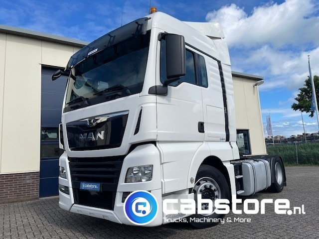 MAN TGX 18.420 4x2 Euro 6 MAN TGX 18.420 4x2 BLS Euro 6 - XLX Cabine - WB 360 - Bouwjaar 2018 - Km 681.675 - Good condition! - Tractor unit: picture 2 MAN TGX 18.420 4x2 Euro 6 MAN TGX 18.420 4x2 BLS Euro 6 - XLX Cabine - WB 360 - Bouwjaar 2018 - Km 681.675 - Good condition! - Tractor unit: picture 2