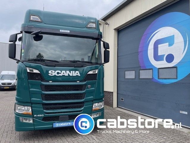 Scania R450 Scania R450 A4X2NA Euro 6 - RETARDER - Highline - Year 2017 - PTO prepared - Km 823.732 - Tractor unit: picture 5 Scania R450 Scania R450 A4X2NA Euro 6 - RETARDER - Highline - Year 2017 - PTO prepared - Km 823.732 - Tractor unit: picture 5