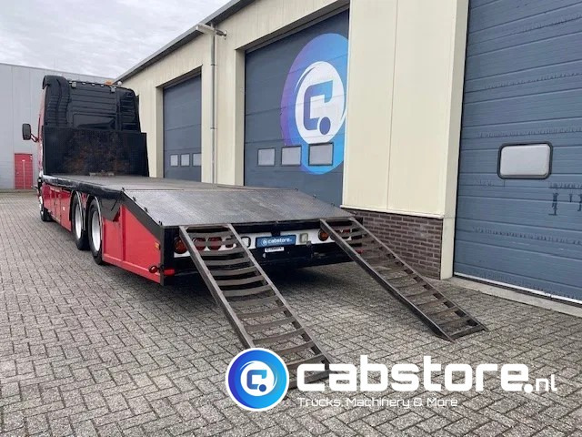 Volvo FH 12.460 6x2R Euro 3 - Oprijwagen - Machinetransporter - Year 2002 - APK tot 11-2025 - MANUAL - NL Truck - Autotransporter truck: picture 4 Volvo FH 12.460 6x2R Euro 3 - Oprijwagen - Machinetransporter - Year 2002 - APK tot 11-2025 - MANUAL - NL Truck - Autotransporter truck: picture 4