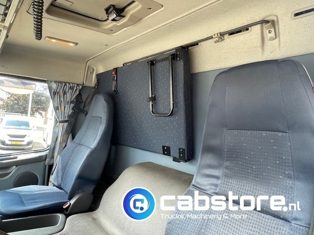 Box van Volvo FM9 4X2R FAL9.0 RAD-A4  Volvo FM300 4x2 Euro 5 bakwagen - Schuifzeilen - Laadklep 2000 kg - Bouwjaar 2008 - Kooi-Aap heftruck: picture 14