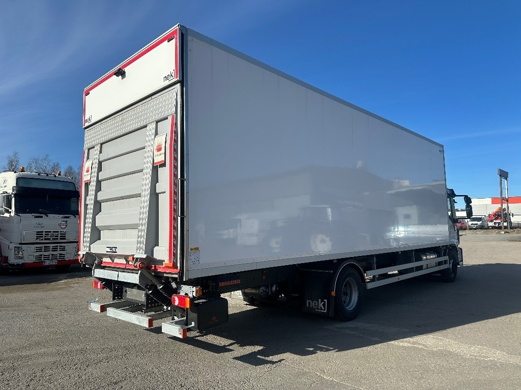 Iveco Eurocargo 160E28 - Box truck: picture 4 Iveco Eurocargo 160E28 - Box truck: picture 4