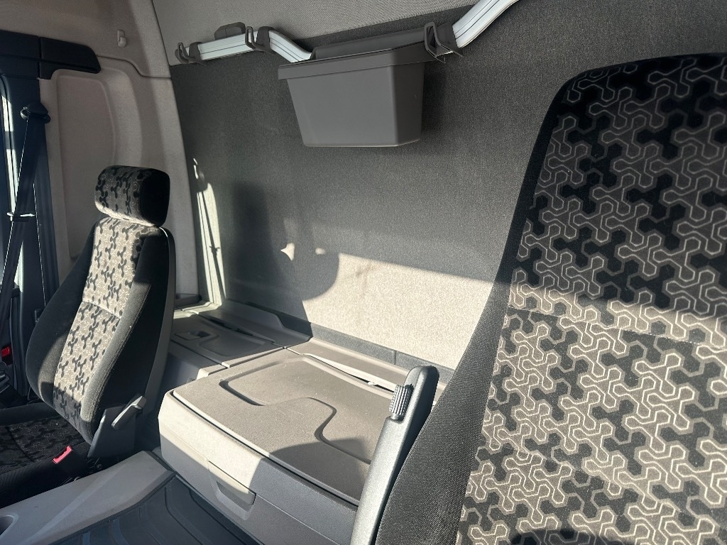 Box truck Scania P250: picture 11