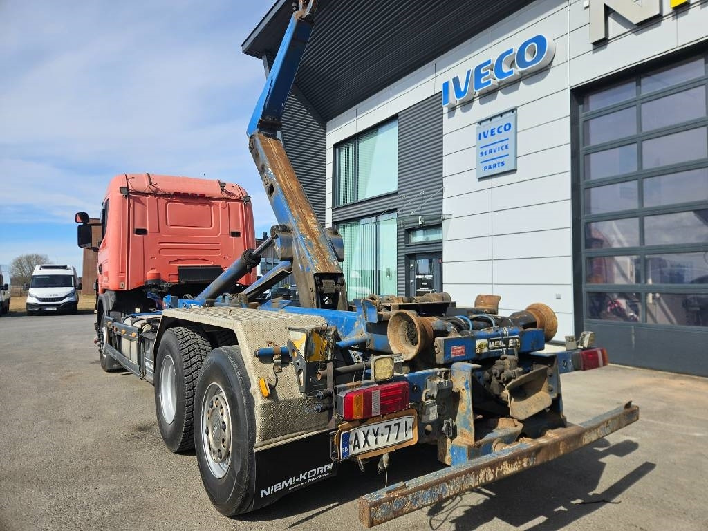 Scania R124 6x2*4 - Hook lift truck: picture 5 Scania R124 6x2*4 - Hook lift truck: picture 5