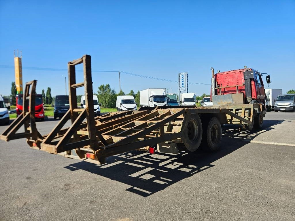Sisu SM300 8X2 - Logging truck: picture 5 Sisu SM300 8X2 - Logging truck: picture 5
