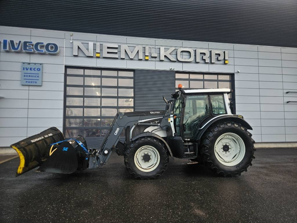 Valtra N121 HT ,53kmh, trukkipiikit, kauha, aura - Farm tractor: picture 1 Valtra N121 HT ,53kmh, trukkipiikit, kauha, aura - Farm tractor: picture 1