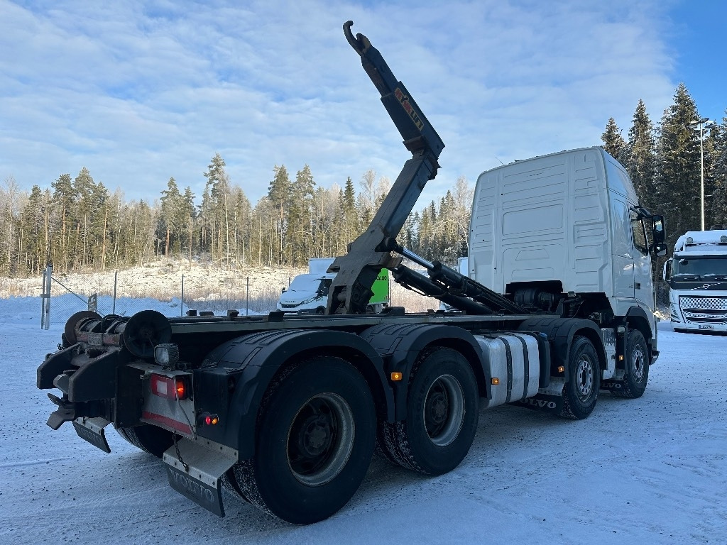 Volvo FH 540 8x4 - Hook lift truck: picture 4 Volvo FH 540 8x4 - Hook lift truck: picture 4