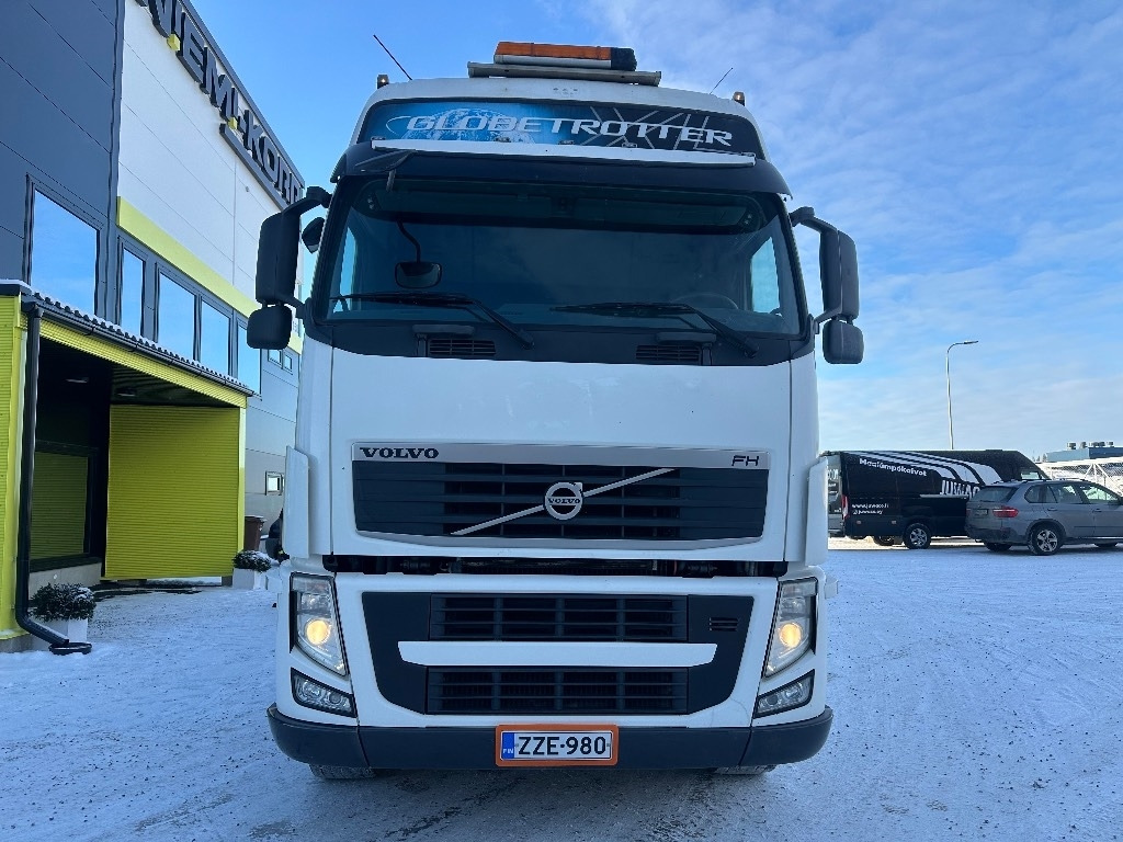 Volvo FH 540 8x4 - Hook lift truck: picture 2 Volvo FH 540 8x4 - Hook lift truck: picture 2