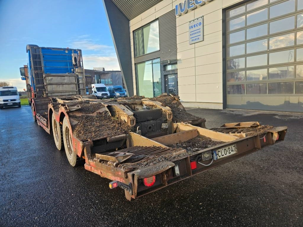 Volvo FH12 8x4 - Logging truck: picture 5 Volvo FH12 8x4 - Logging truck: picture 5