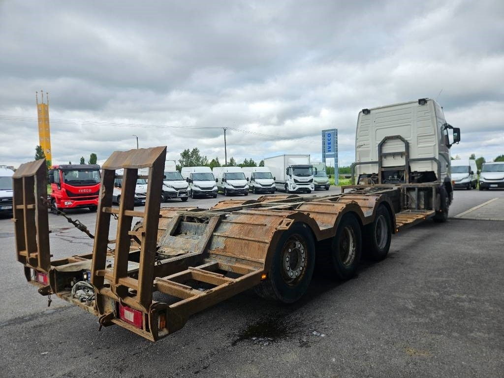 Volvo FH12 8x4 - Logging truck: picture 3 Volvo FH12 8x4 - Logging truck: picture 3