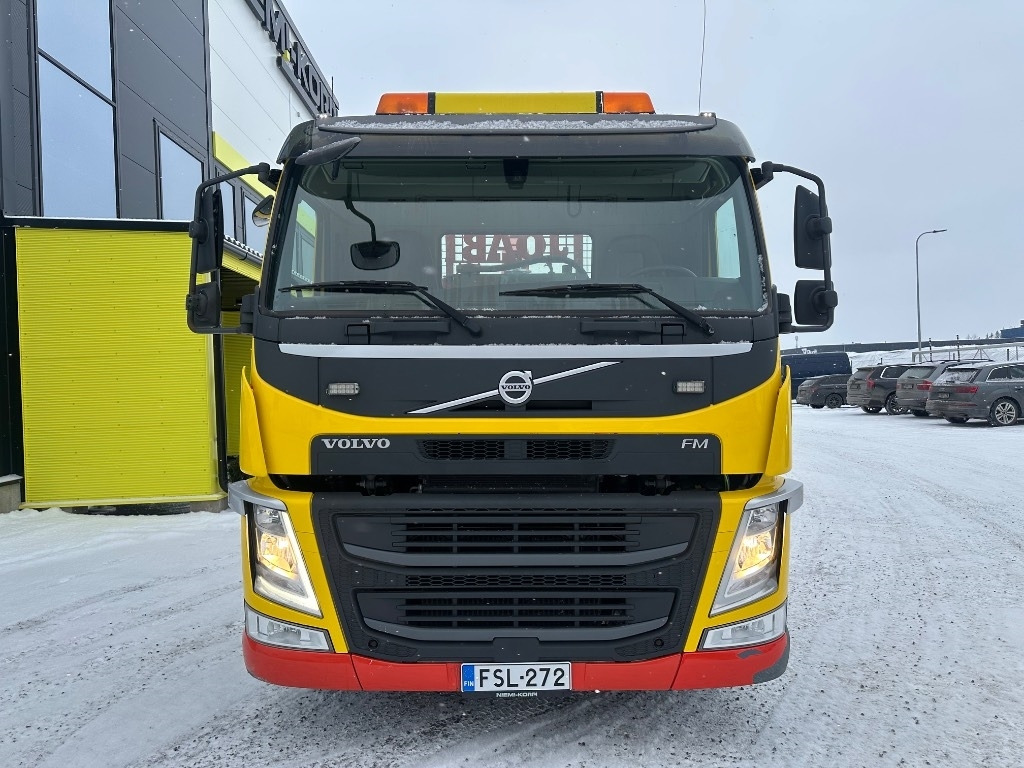 Volvo FM11 370 - Hook lift truck: picture 2 Volvo FM11 370 - Hook lift truck: picture 2