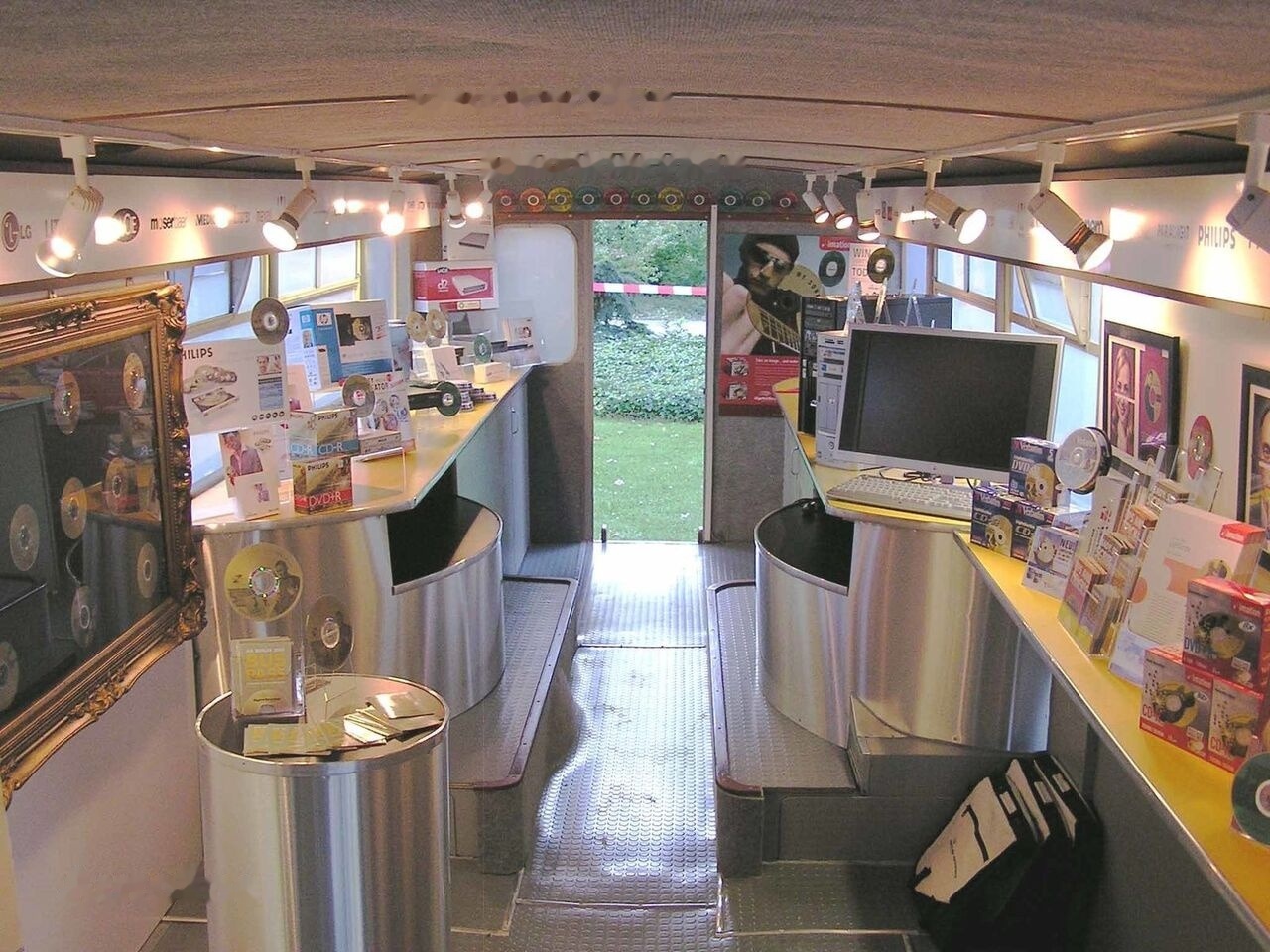 Double-decker bus Bristol LODEKKA (repainted 2023) Low Height British Double Decker Bus Ma: picture 9 Double-decker bus Bristol LODEKKA (repainted 2023) Low Height British Double Decker Bus Ma: picture 9