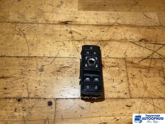 Scania 2569026 – Scania door trim panel - Electrical system for Truck: picture 1 Scania 2569026 – Scania door trim panel - Electrical system for Truck: picture 1