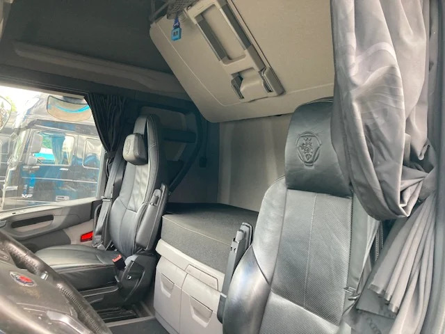 Container transporter/ Swap body truck Scania R500 6X2: picture 8