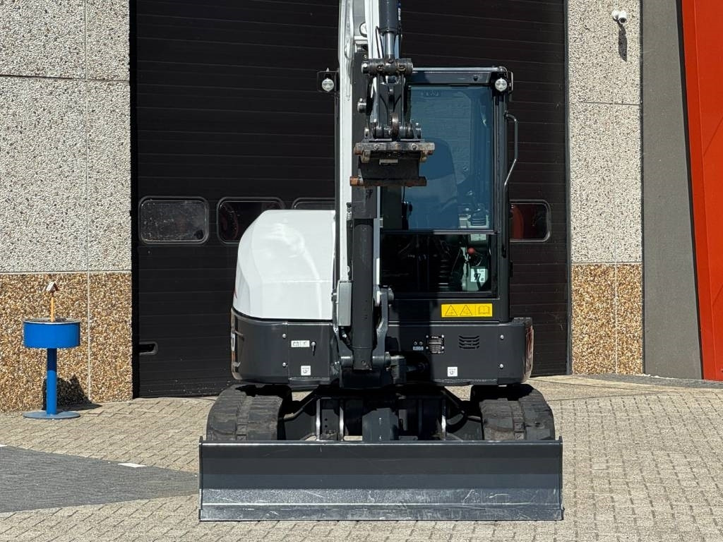 Bobcat E60 R2, 2024, 54 hours!! - Crawler excavator: picture 5 Bobcat E60 R2, 2024, 54 hours!! - Crawler excavator: picture 5