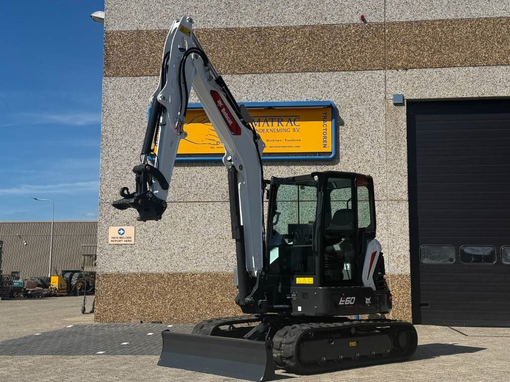 Bobcat E60 R2, 2024, 54 hours!! - Crawler excavator: picture 2 Bobcat E60 R2, 2024, 54 hours!! - Crawler excavator: picture 2