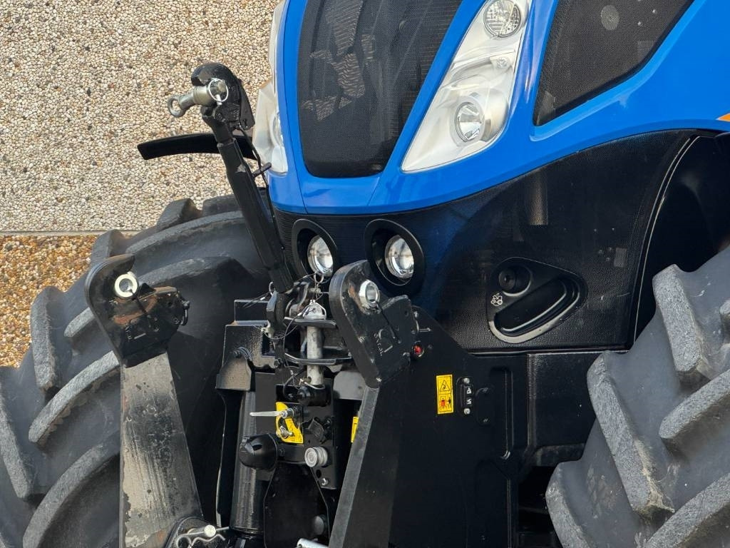 New Holland T7.270 Auto Command, frontlinkage + PTO,1091 hr - Farm tractor: picture 4 New Holland T7.270 Auto Command, frontlinkage + PTO,1091 hr - Farm tractor: picture 4