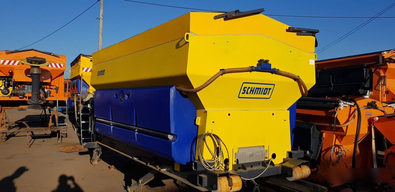 Schmidt STRATOS - Sand/ Salt spreader for Utility/ Special vehicle: picture 3 Schmidt STRATOS - Sand/ Salt spreader for Utility/ Special vehicle: picture 3