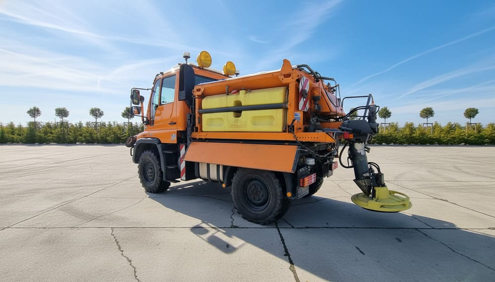 MERCEDES-BENZ Unimog U300 - Utility/ Special vehicle: picture 2 MERCEDES-BENZ Unimog U300 - Utility/ Special vehicle: picture 2