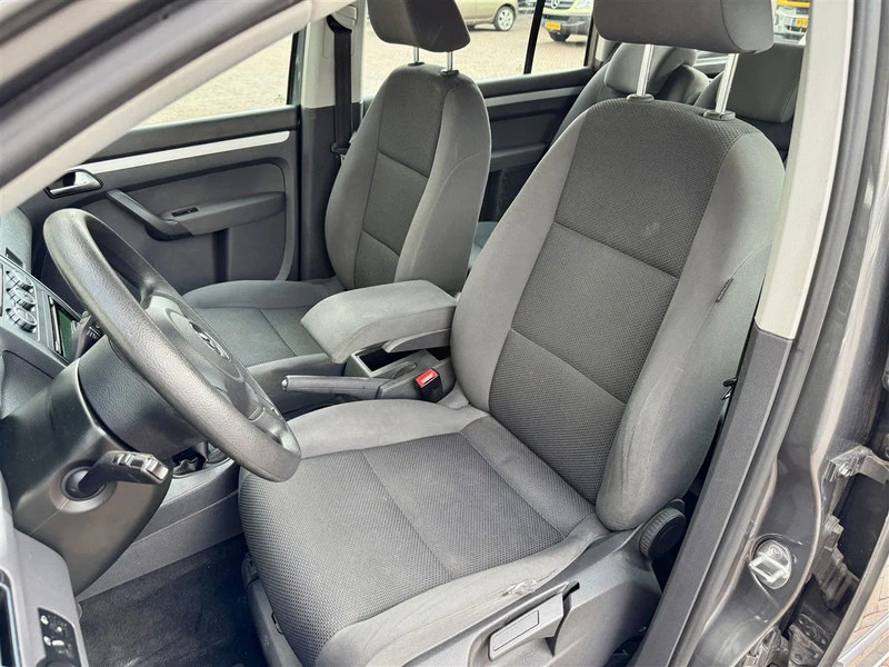 Volkswagen Touran 1.2 TSI 105pk 7 Pers LMV export - Car: picture 5 Volkswagen Touran 1.2 TSI 105pk 7 Pers LMV export - Car: picture 5